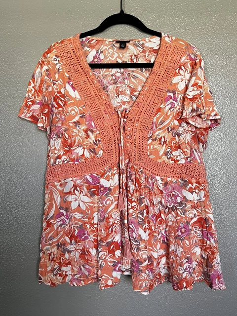 Torrid Woman’s Blouse Size 2X Babydoll Crinkle Gauze Crochet Inset Lace up