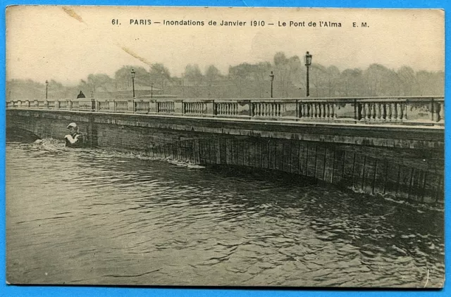 CPA: Paris - Floods of January 1910 - Le Pont de l'Alma