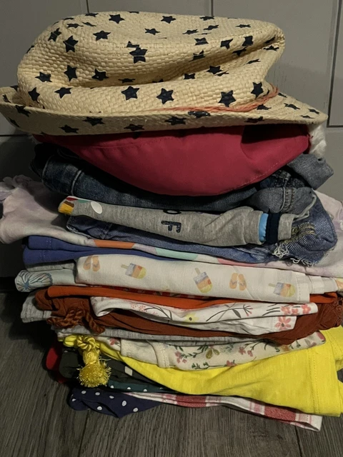 girls clothes bundle age 2-3 years.                      (c31) 2