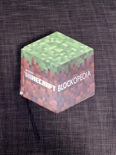 Blockopecia MINECRAFT: BLOCKOPEDIA: AN Official Minecraft Book from Mojang Egmont ...