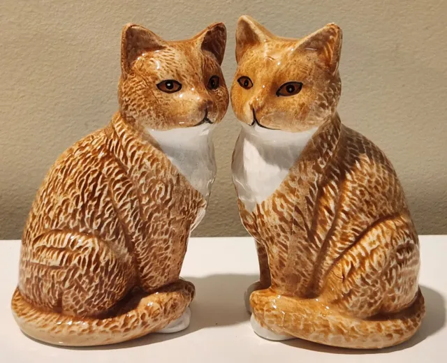 Salt & Pepper Shakers Cat Figurine Collectable