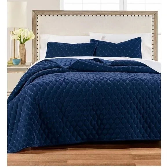 Martha Stewart  Collection Diamond Tufted Velvet Twin/Twin XL Quilt, Navy