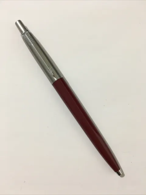1982 Parker Jotter Maroon Chrome Trim Ballpoint Pen-Brass Thread-Blue Ink.