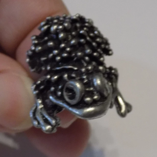 CHUNKY Silver Tone and Black Texture FROG/TOAD Adjustable Ring Size 6.5 (33)