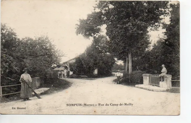 SOMPUIS - Marne - CPA 51 - la rue du camp de Mailly