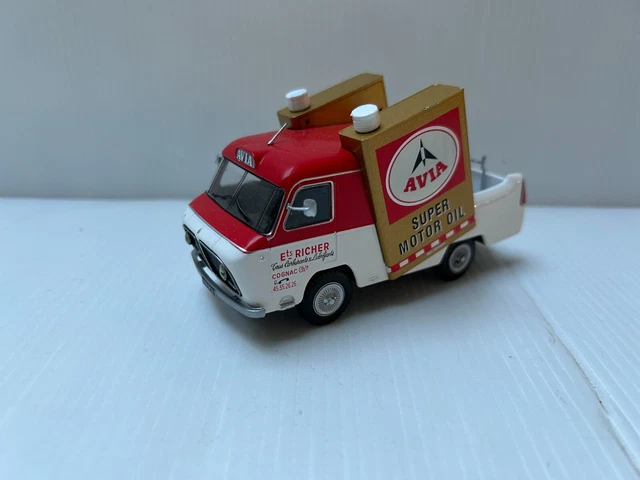 HACHETTE IXO Presse Renault 1000 Kg Avia Super Motor Oil sans boîte 1/43 Défaut