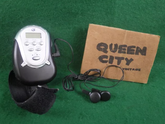 GPX R300B  Portable AM/FM Armband Radio Sports/running/mini w/earbuds