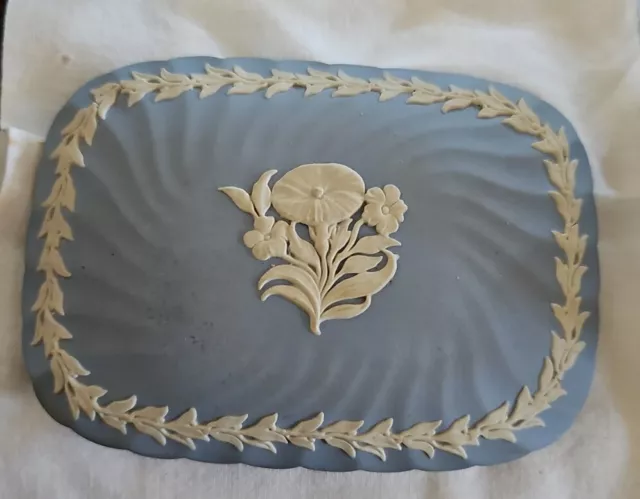 RARE  Wedgwood Blue Jasperware Fluted Flower Rectangle Large Lidded Box 5.75" L