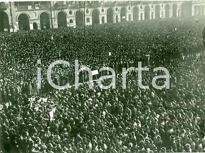1935 TORINO Folla dei GUF per discorso di Achille STARACE *Fotografia