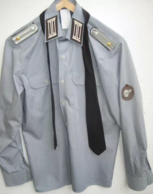 NVA Uniform Leutnant Mot-Schützen Krawatte NVA Effekten Schulterstücke Fasching