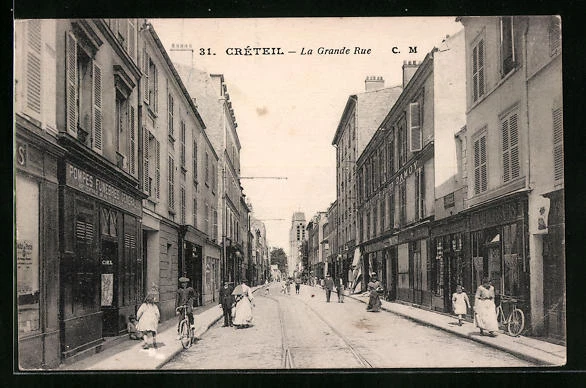 CPA Creteil, La Grande Rue, des passants auf der Strasse, vue sur l'Église