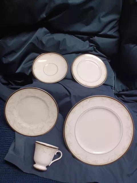 fine bone china dinnerware set service Waterford Brocade China