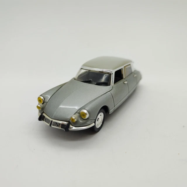 1:43 Norev Citroën DS 21 Pallas 1967