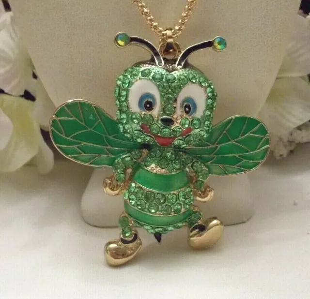 Betsey Johnson Cute Crystal And Enamel Green Smiling Bee Pendant Chain Necklace