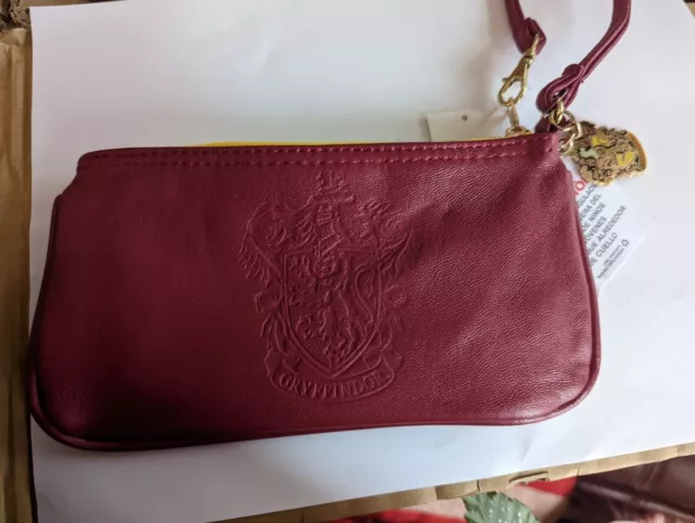 Warner Bros Harry Potter Studio Tour London Red Gryffindor Wristlet Wallet Purse