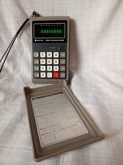 Machine à écrire électronique BROTHER (NON TESTÉE, POUR CINÉMA, DÉCOR