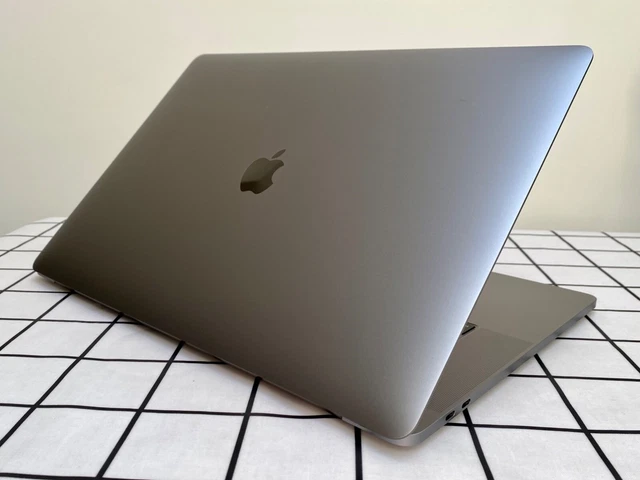 15" 2018 Apple MacBook Pro 2.6GHz Intel Core i7 6-Core CPU, 1TB SSD - Space Grey