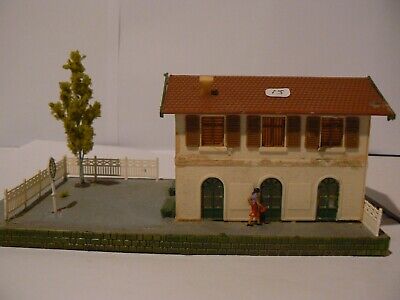 FALLER maquette HO Gare FALLER 26 cm long /10,6 cm larg réf 2720 
