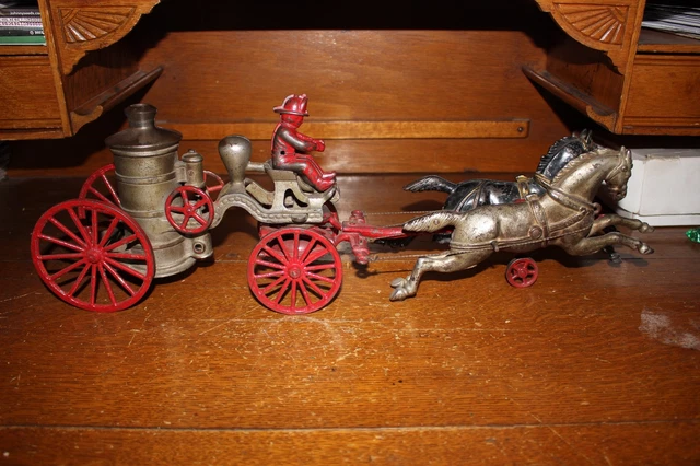 Antique Large 22" HUBLEY HORSE DRAWN FIRE PUMPER Cast Iron Toy No Reserve