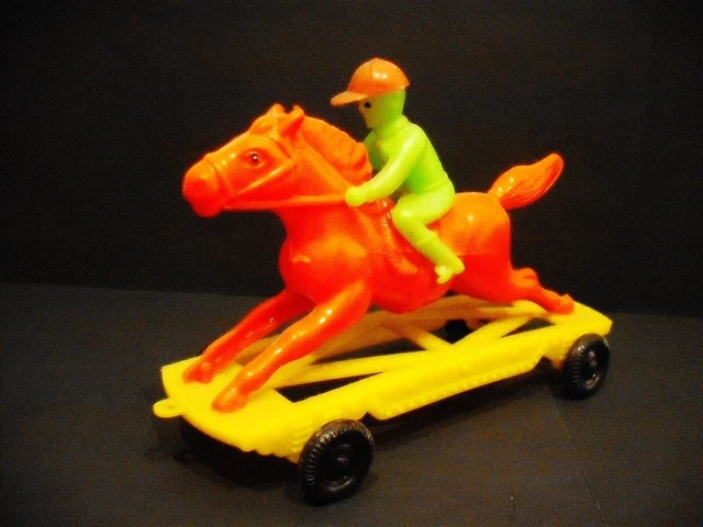 Plastic horse and jockey figures deals