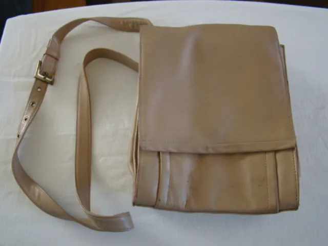 VTG Tan Leather Womans Fossil Handbag Crossbody Purse 421702