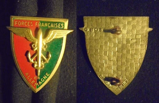 Forces françaises en Allemagne fabrication Drago Paris applique collée