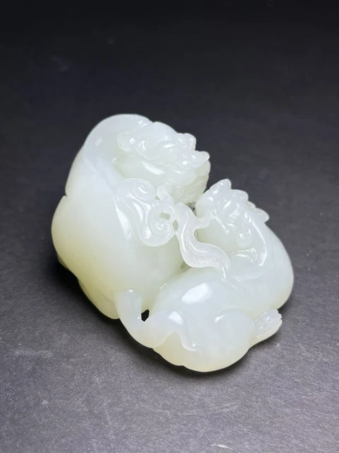 Chinese Exquisite Handmade Lion carving Hetian Jade Statue
