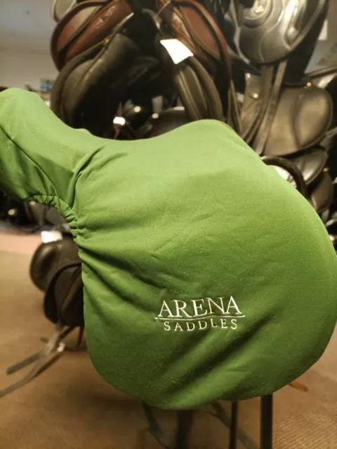 ARENA Green fleece saddle cover with cantle protection