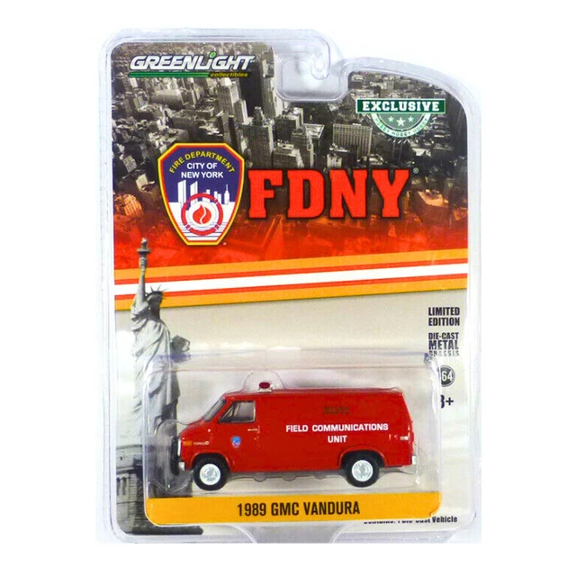 Greenlight 1969 Club Wagon Ambulance - CFD Chicago Fire Department 1:64