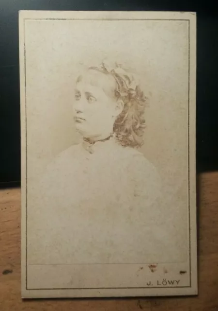 junge Frau - Portrait ca. 1870er Jahre / CDV J. Löwy Wien Baden