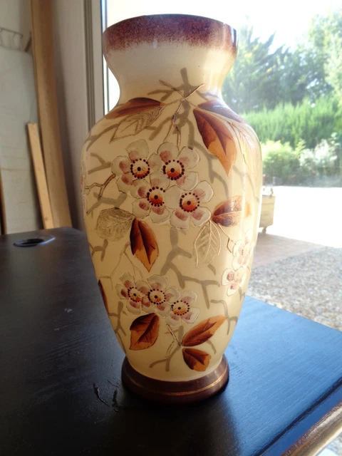 Vase Opaline Ancien Blanc - Décor Fillette Peint à La Main - Vintage Français