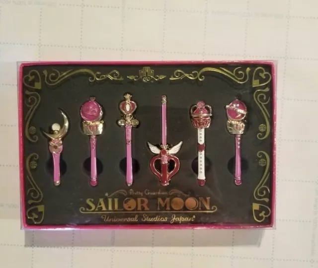 Sailor Moon Universal Studios Japan Pink Pin Badge Set (Brand New!)