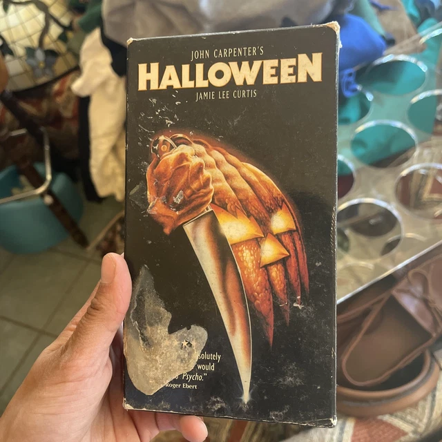 HALLOWEEN VHS CASSETTE Tape Jamie Lee Curtis Classic Horror Slasher