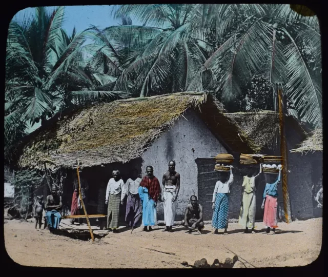 NATIVE HAWAIIANS OUTSIDE HUT HAWAII C1890 Magic Lantern Slide ANTIQUE PHOTOGRAPH