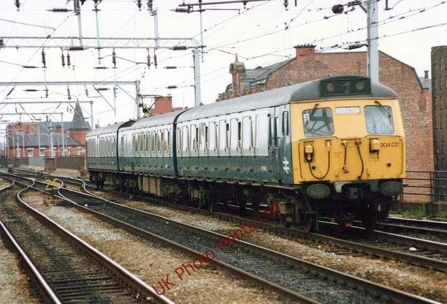 RAILWAY PHOTO 6X4 Class 304 EMU 304024 Manchester Oxford Road c1992 £1. ...