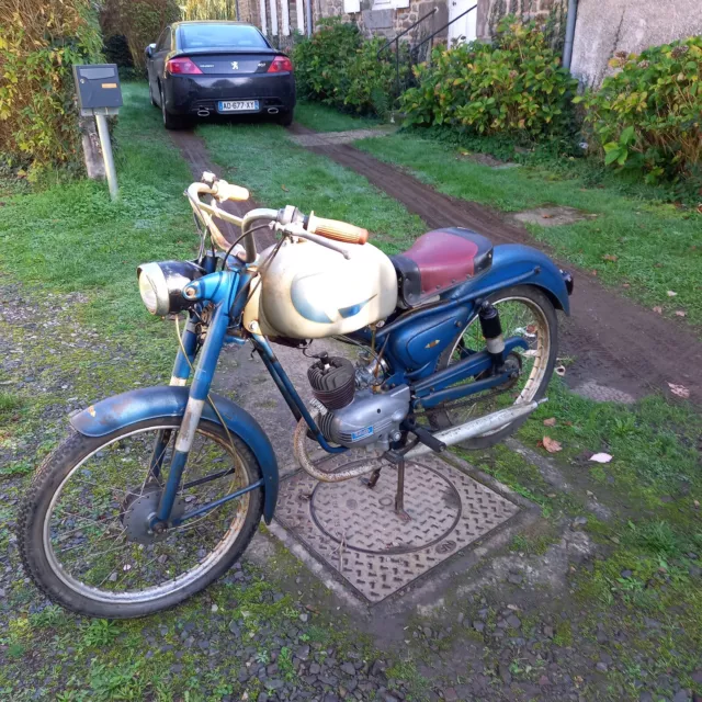 ITOM ASTOR 49,9 cm3 1964 , 2330 kms , complet , à redemarrer. Bonne compression