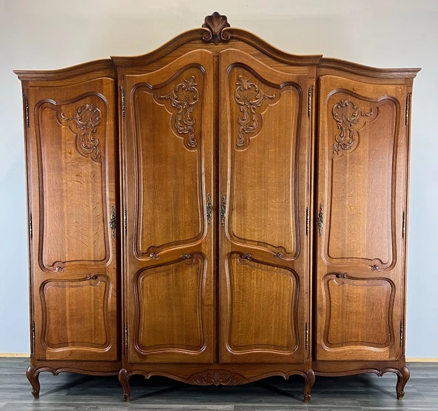 Amazing French Carved 3 door Armoire Wardrobe (LOT 2557)