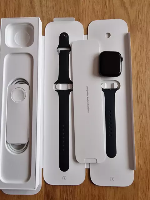 Apple Series 7 45mm Mitternacht Aluminiumgehäuse Mitternacht Sportarmband -...