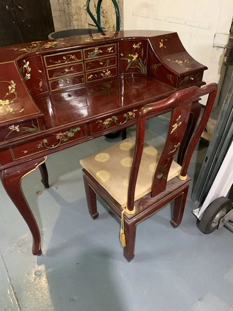 Vintage Makeup Vanity