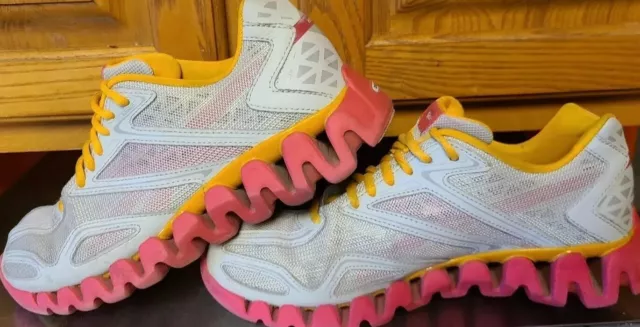 REEBOK Zigtech Zigsonic Sneakers Womens Size 5.5 Running Shoes Gray/Pink/Yellow