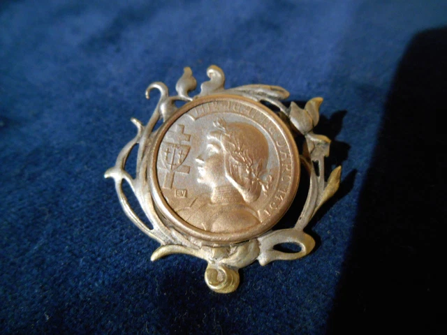 Broche Insigne Vintage De Saint-Dié (Vosges) - Motif Chardon Et Croix De Lorraine, Argenté