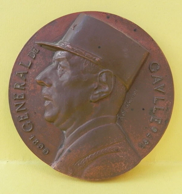 Médaille Patriotique. Général De Gaulle, Le Libérateur. Croix de Lorraine. 2 GM