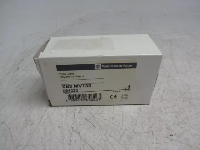 Schneider Telemecanique XB2-MV733 / XB2MV733 New Green Pilot Light