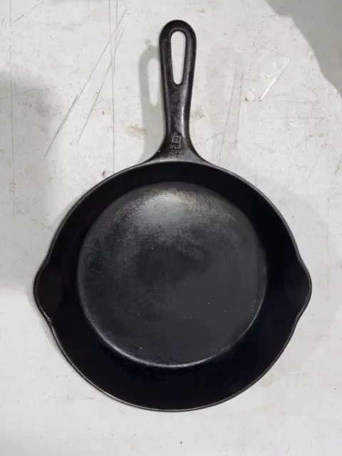 Griswold 9" Cast Iron Skillet Small Logo No. 6 Erie PA 699V