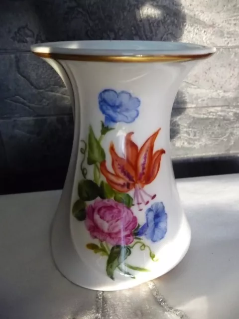 BOUGEOIR ou VASE en PORCELAINE ALLEMANDE? DECOR FLORAL - daté 1990