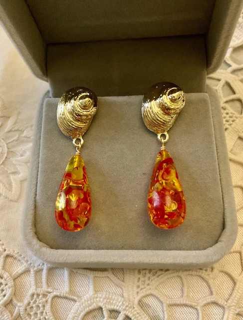 Boucles D'oreilles Anciennes Plaqué Or Avec Strass Rouge Et Bakélite - Pendantes Style Rétro