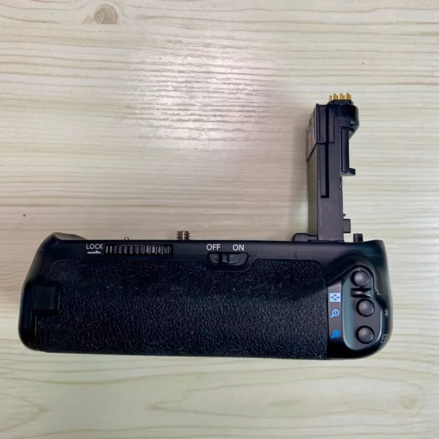 Non-original equiv. of Canon BG-E14 Battery Grip for  Canon 70D