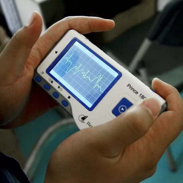 Heal Force 180B Handheld Easy ECG EKG Portable Heart Rate Monitor Sensor USB