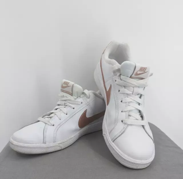 Nike Court Royale White Metallic Red Bronze 749867-101 Tennis Women’s Size 10