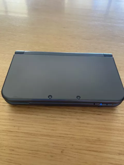 New nintendo 3ds XL console. No Charger. Excellent Condition. PAL.